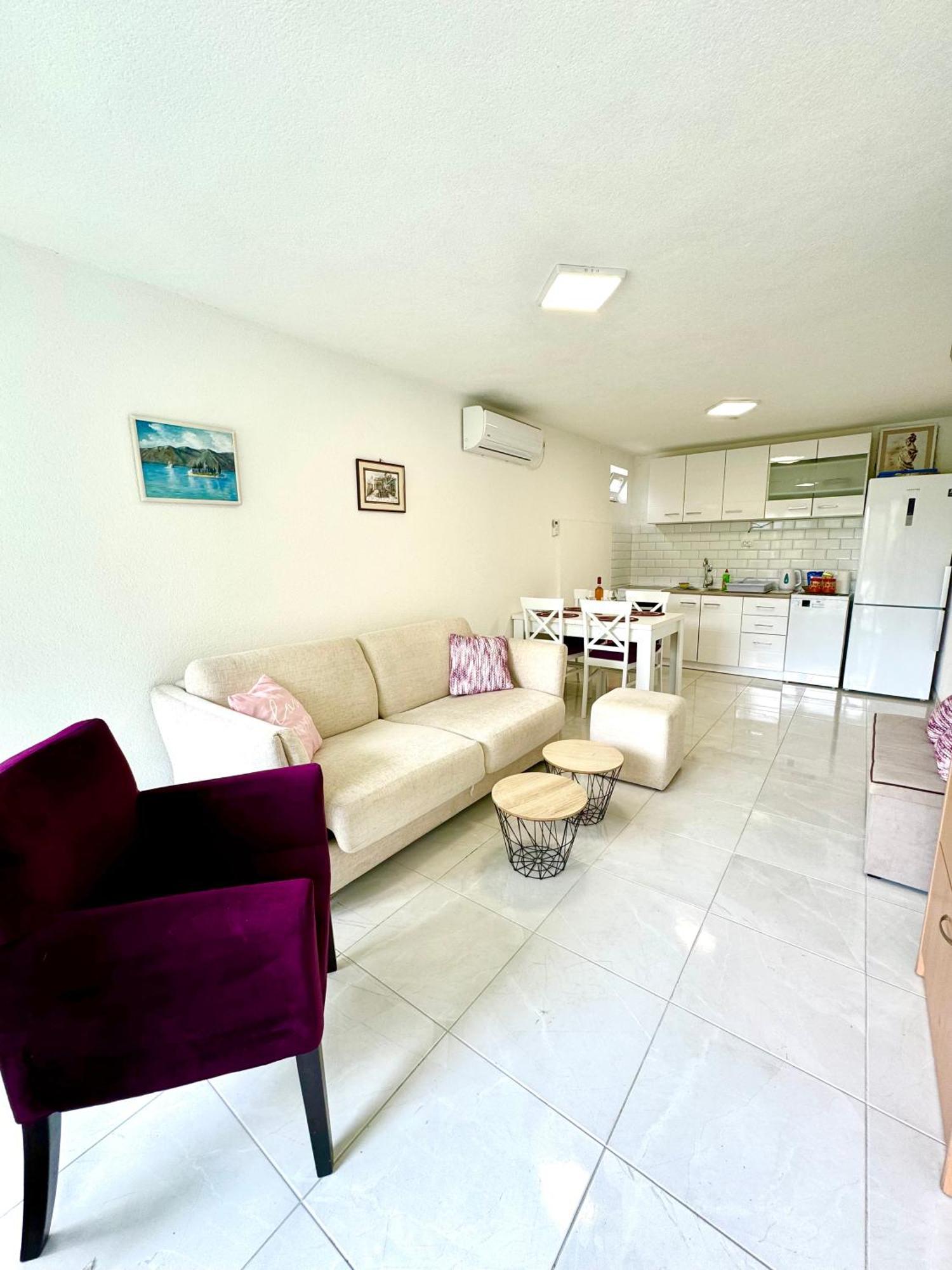 Apartment Little Oasis Dobrota Exterior foto
