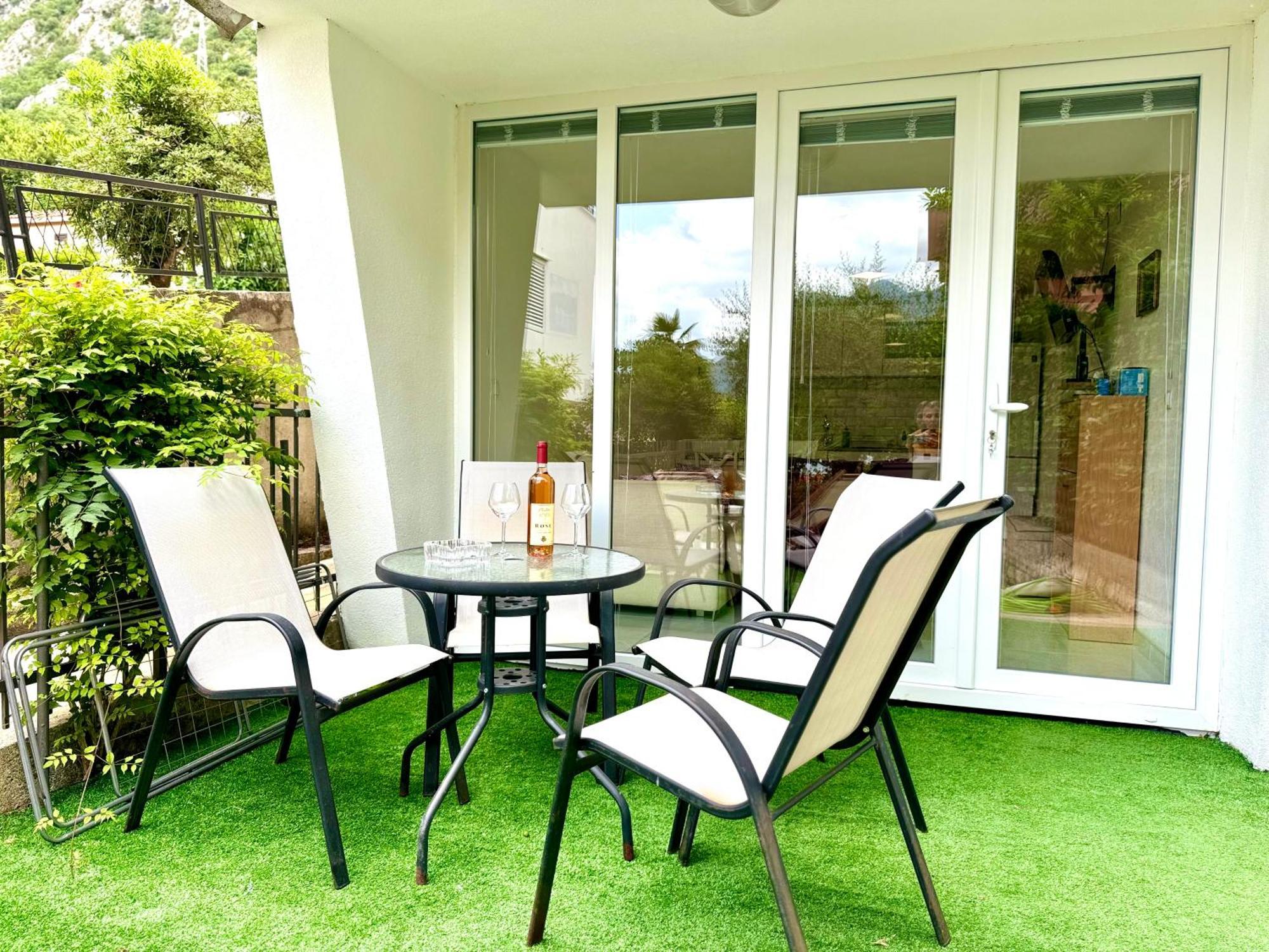 Apartment Little Oasis Dobrota Exterior foto
